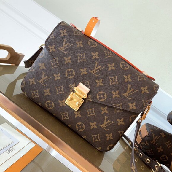 Louis Vuitton Pochette Metis Monogram Shoulder Bag - Picture 1 of 7